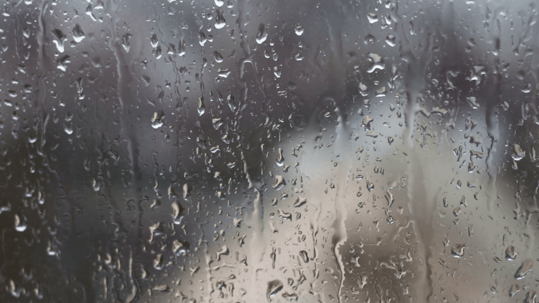 videoblocks-the-rain-drops-on-household-windows_hjqrv4ms6e_thumbnail-full01