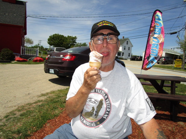 ice cream stop me tongue out