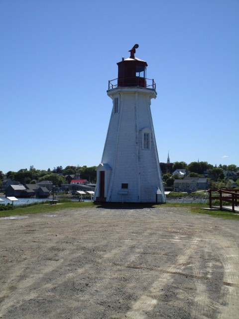 mulholland point light picture up close