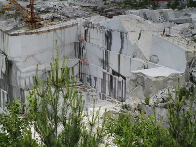 Rock of Ages quarry working section table