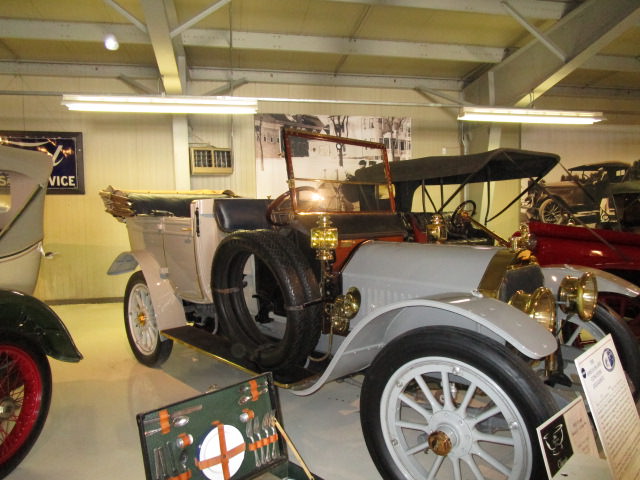 Saturday coffee and donuts 1912 crane picture 2