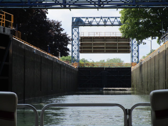 approach to lock 4 entering the lock