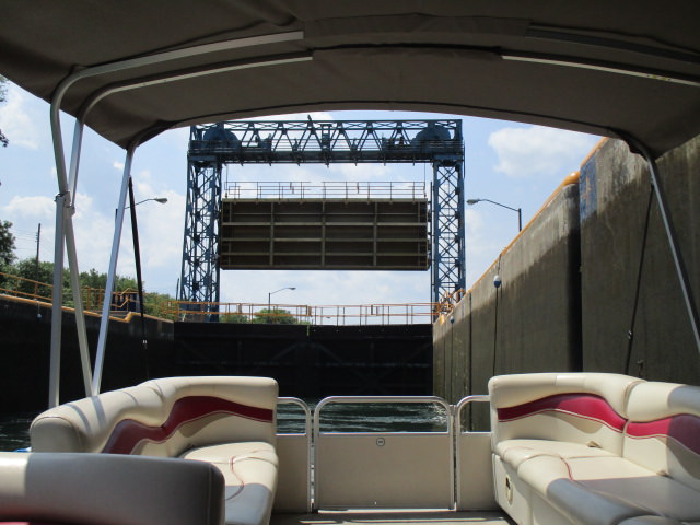 approach to lock 4 in the lock waiting to rise