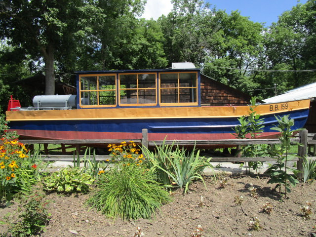 buoy boat 159 fm side