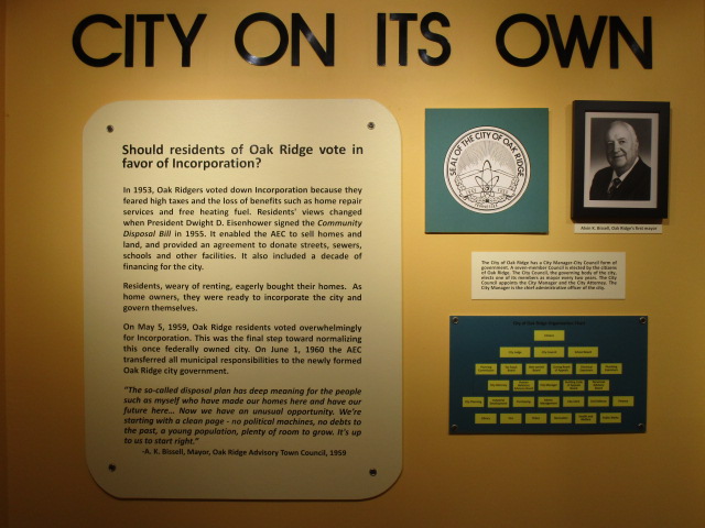 oak ridge city on its own display