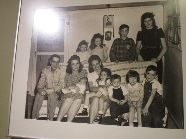 oak ridge largest family in the community picture