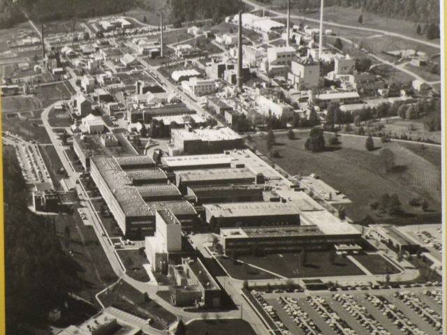 story of oak ridge x 10 graphite reactor picture